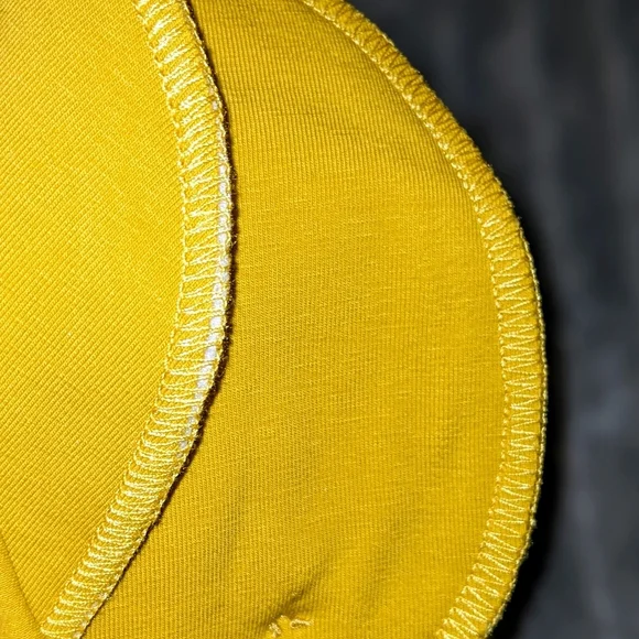 Terea by Andrea Pitter Yellow Short Sleeve Top Elastic Slightly Cropped Sz M NWT - Picture 4 of 9